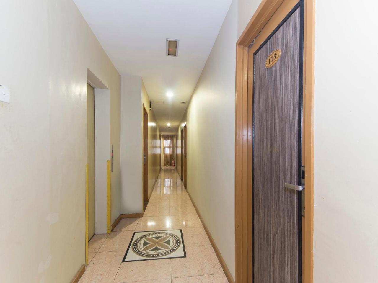 Oyo 422 Hotel Reno Kuala Lumpur Exterior photo